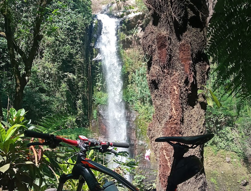 [Coban Ringin Gantung]
