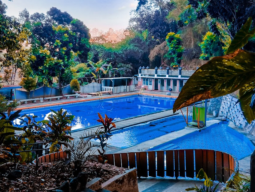 [Metro Swimming Pool]