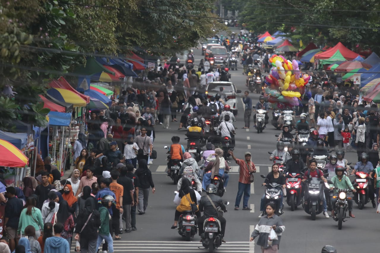 Pasar takjil Jalan Surabaya Kota Malang
