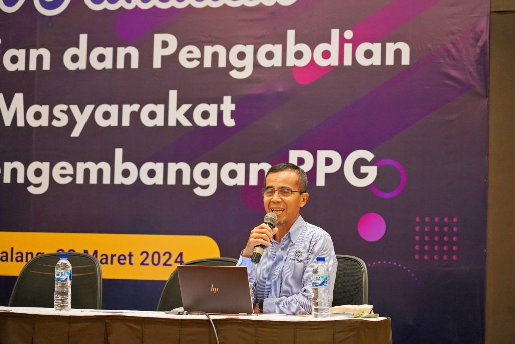 Ketua LPPM UM, Prof. Dr. Markus Diantoro, M.Si Mensosialisasikan Panduan Program Penelitian dan Pengabdian kepada Masyarakat melalui Skema Dana Pengembangan PPG.