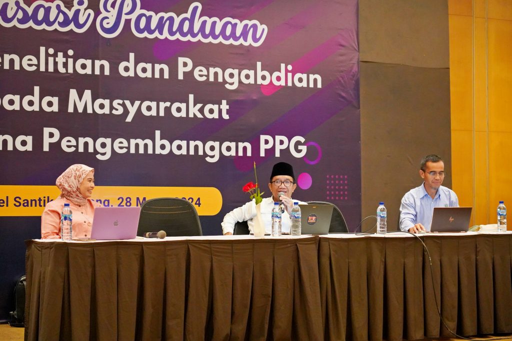 Wakil Direktur SPs UM, Prof. Dr. Yusuf Hanafi, S.Ag., M.Fil.I. menyampaikan skema dana pengembangan PPG