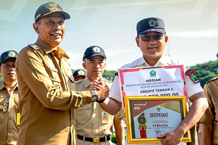 Pj Wali Kota Malang dan Handi Priyanto yang kini ditunjuk sebagai plt Direktur Utama Perumda Tugu Tirta