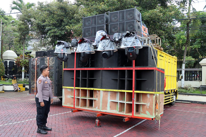 Sound horeg yang disita Polres Malang karena menyalakan musik dengan sangat keras untuk membangunkan sahur pukul 01.00 WIB