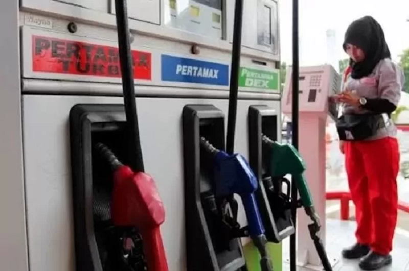 Aktivitas di SPBU Pertamina