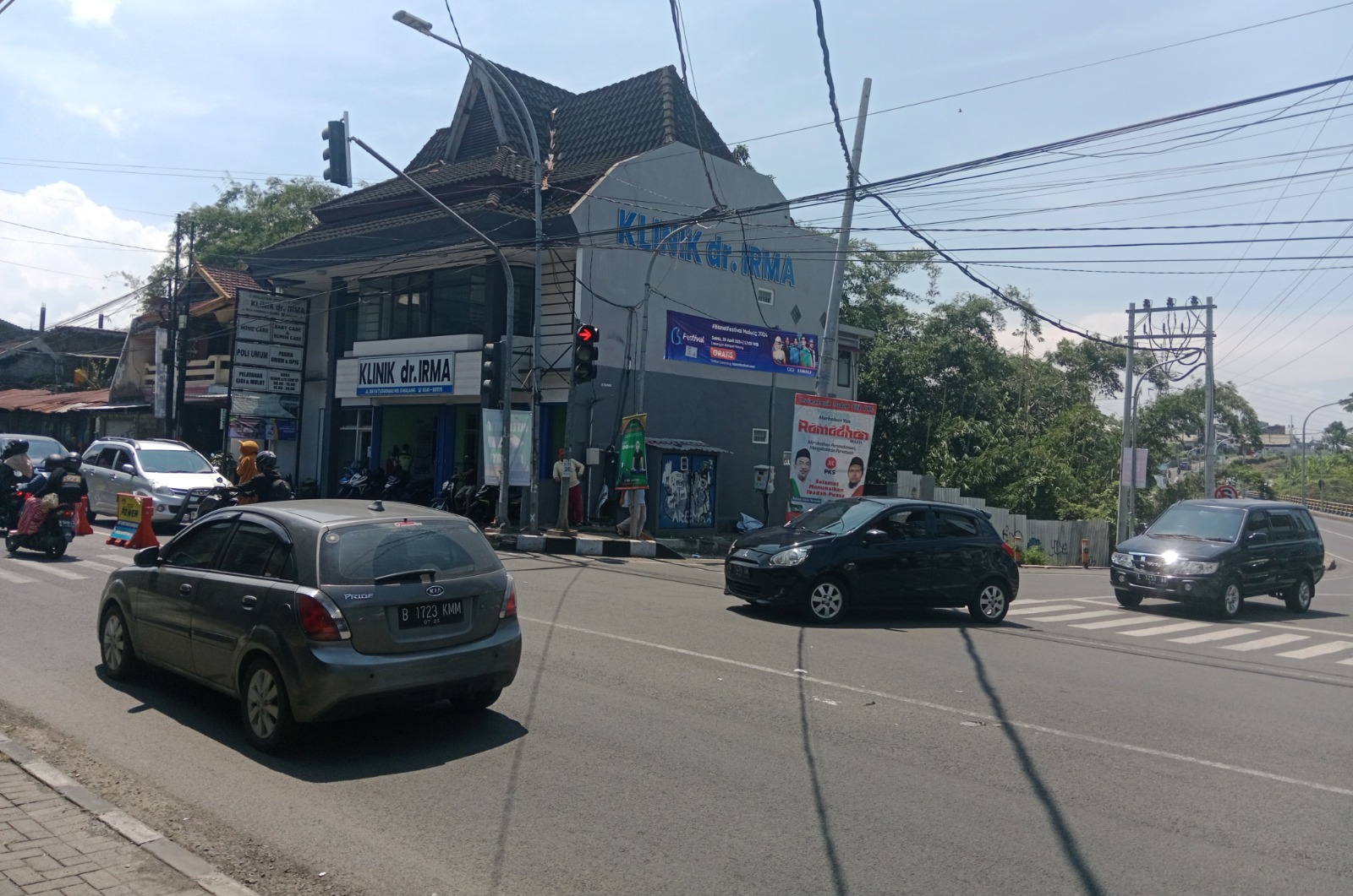 LANGGANAN MACET: Akses di simpang Jembatan Tunggulmas memerlukan pelebaran di sisi utara dan selatan.