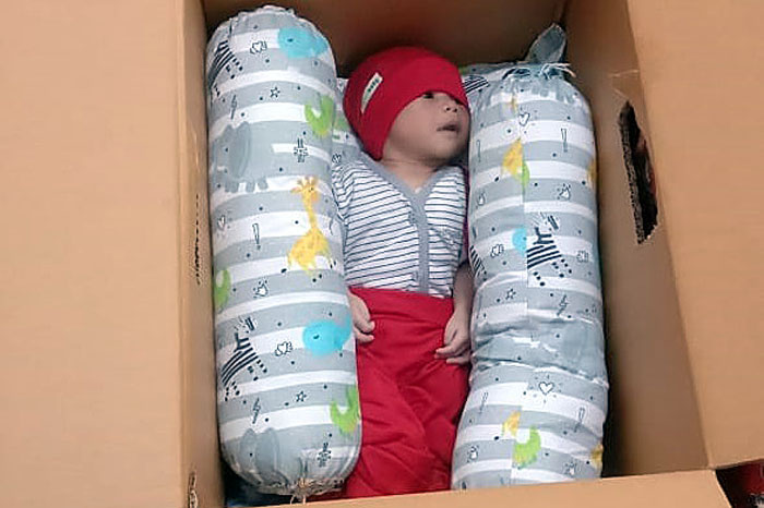 Foto bayi yang dibuang di dalam kompleks asrama tentara Dodik Bela Negara Malang