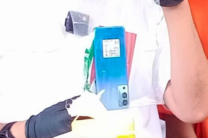 handphone yang menjadi alat bukti kuat penghubung tersangka dengan kejadian pembunuhan terhadap korban Diah