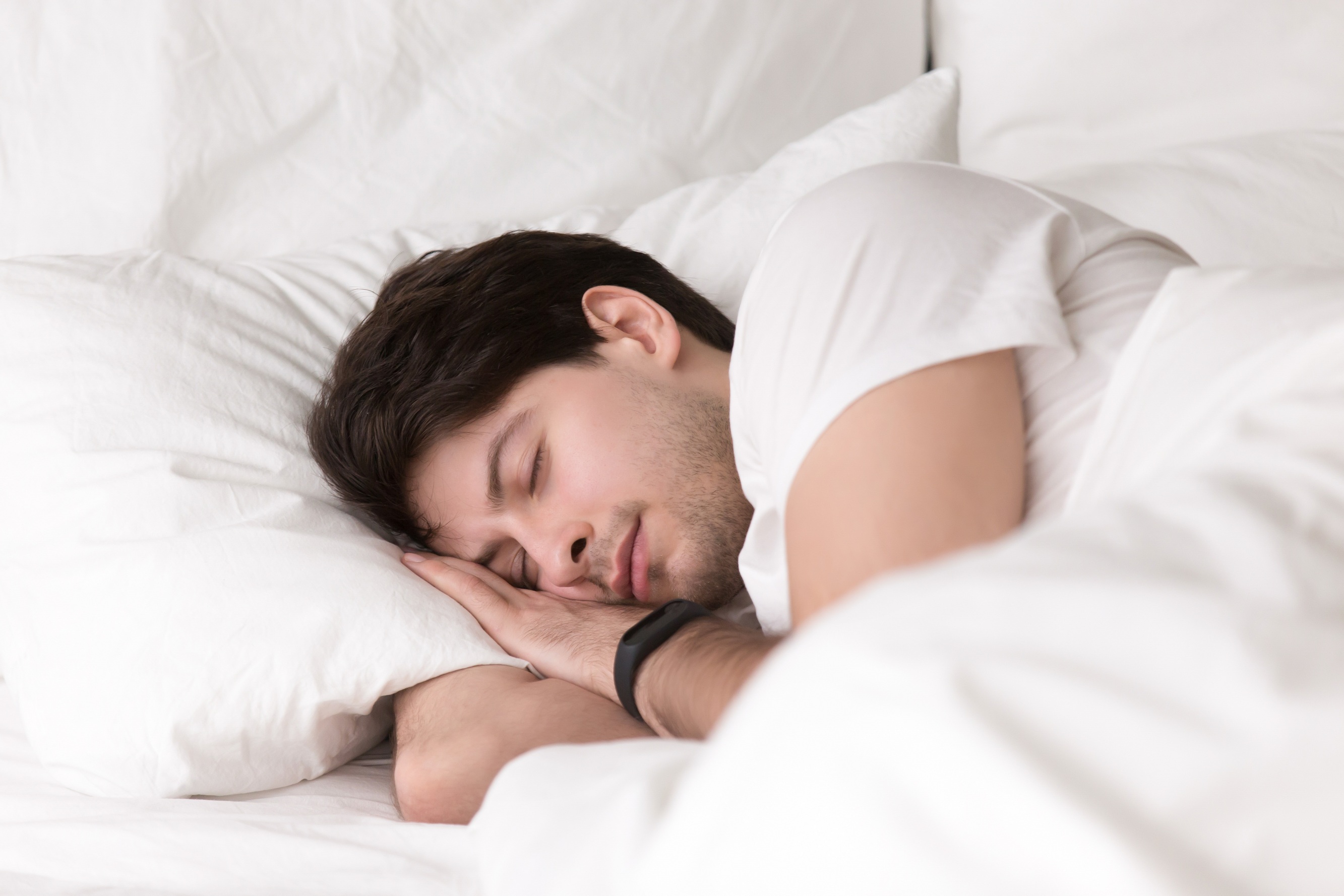 Ilustrasi pria sedang tidur. (Freepik)