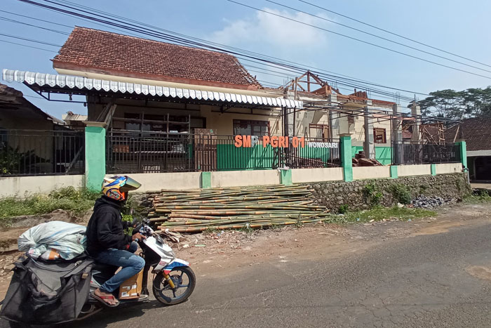 Pantauan di lokasi SMP PGRI 01 Wonosari Malang yang masih lengang, Rabu (22/5)
