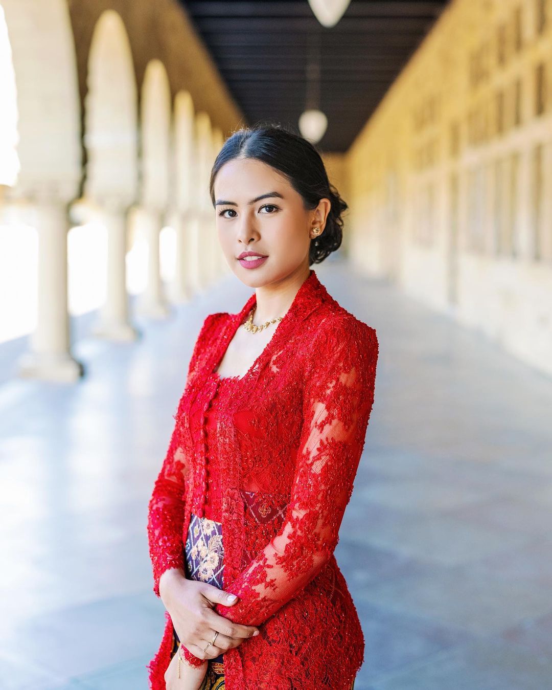 Inspirasi kebaya dari Maudy Ayunda. (Instagram Maudy Ayunda)