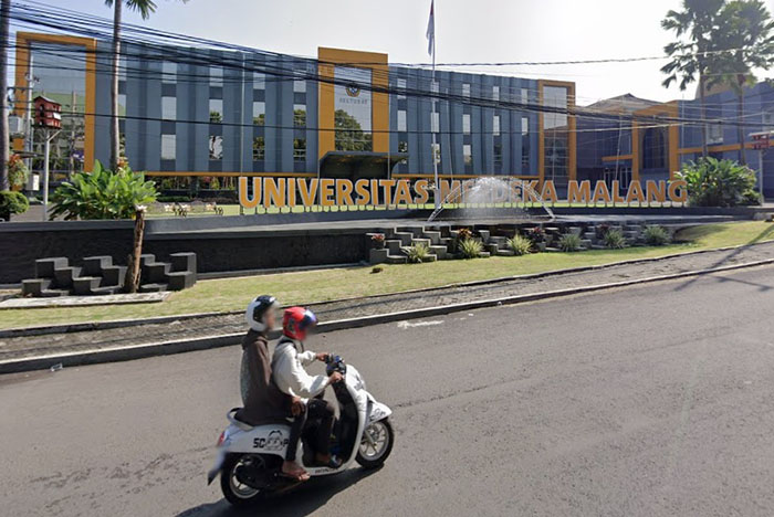 Kampus Unmer Malang di Jalan Terusan Dieng