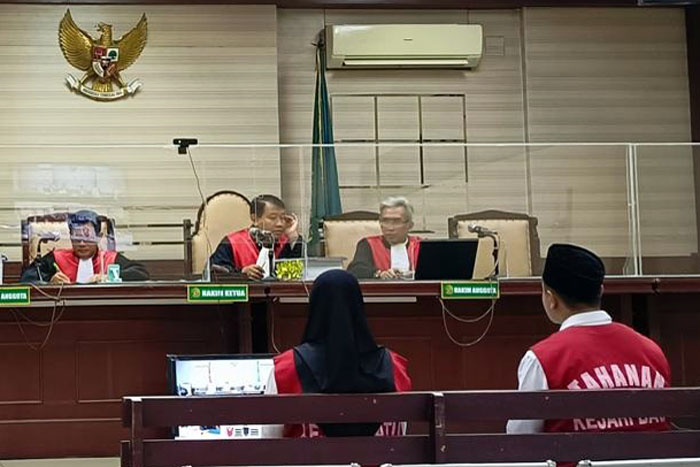 Jaksa penuntut umum dan majelis hakim PN Tipikor Surabaya menggali keterangan  mantan Kadinkes Kota Batu dan penggarap proyek Puskesmas Bumiaji