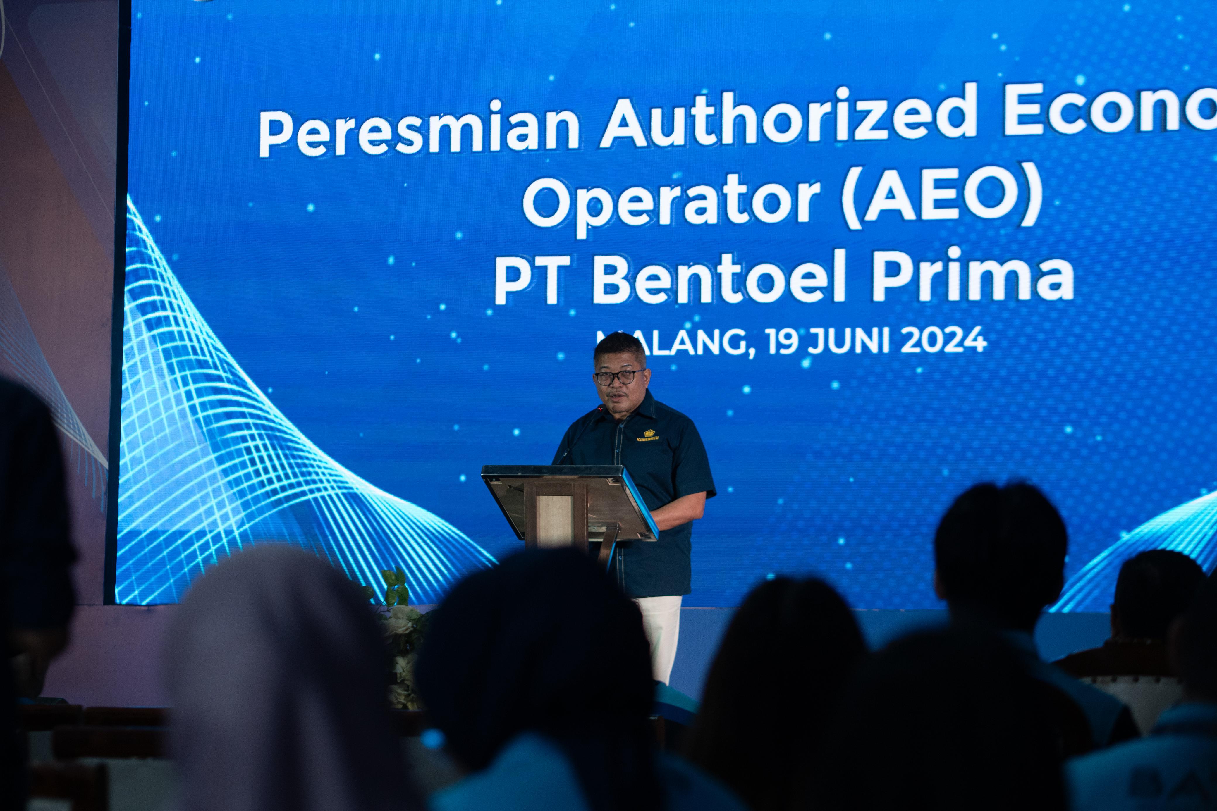 PERESMIAN: Kepala Kantor Wilayah Direktorat Jenderal Bea dan Cukai Jawa Timur II Agus Sudarmadi memberikan sambutan.