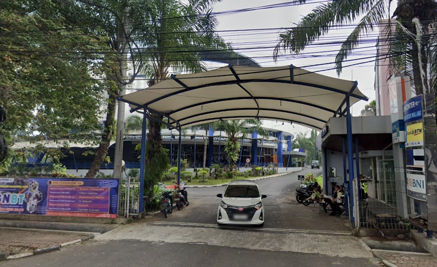 Pintu gerbang luar Polinema di Jalan Soekarno Hatta
