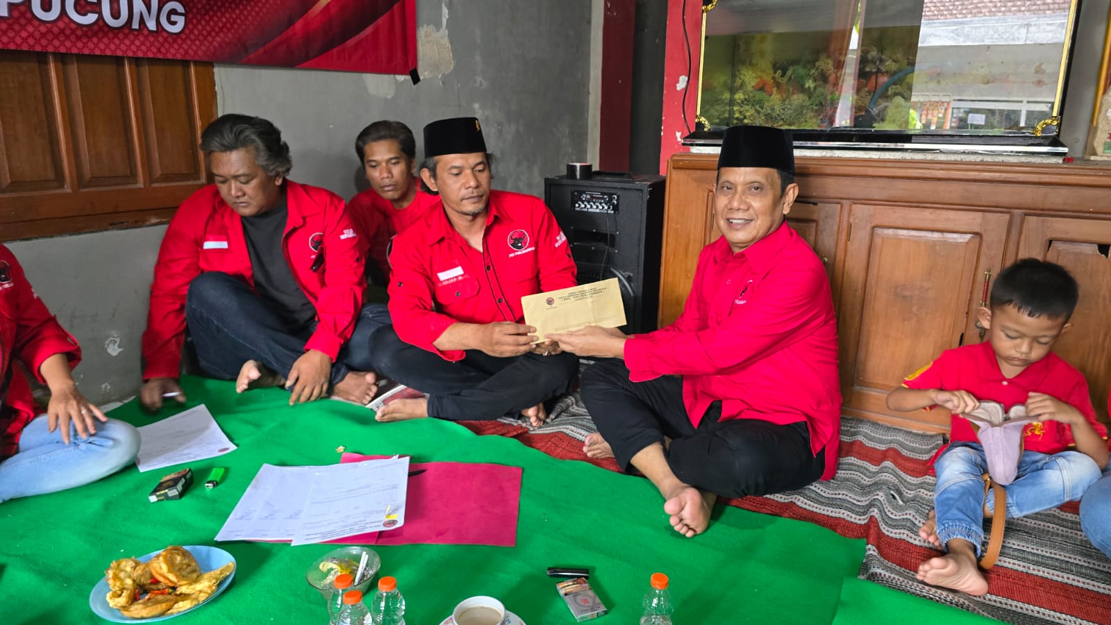 Kandidat bakal calon bupati Malang dari PDIP, Gunawan Wibisono HS di sela konsolidasi di Sumberpucung, Kabupaten Malang, Sabtu (13/7)