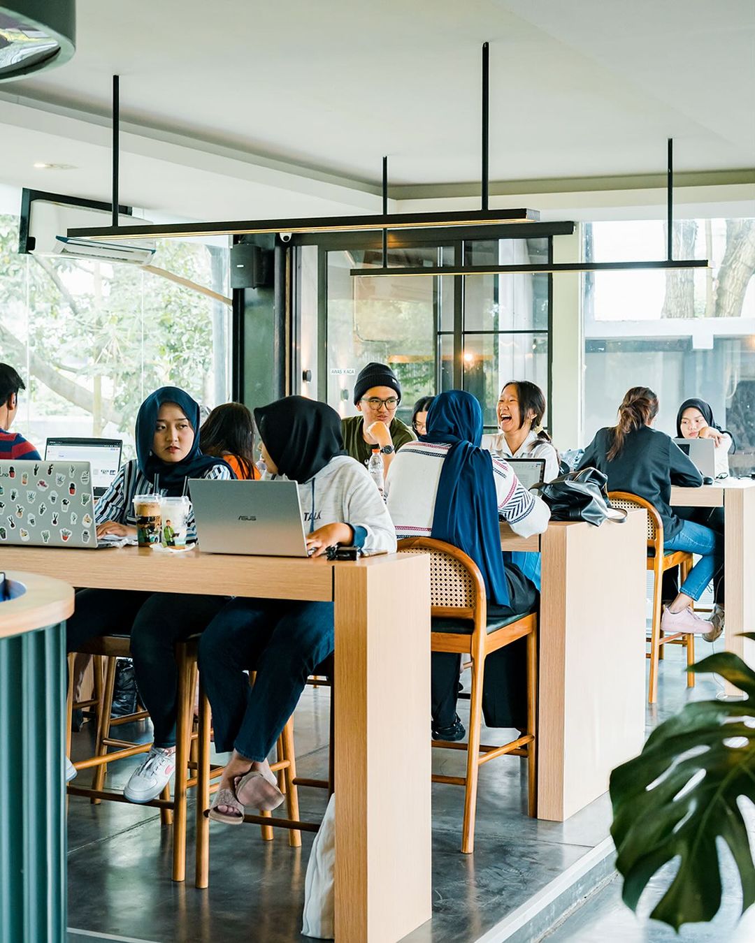 Suasana Ramai di  Robucca Cafe (instagram/robucca.id)