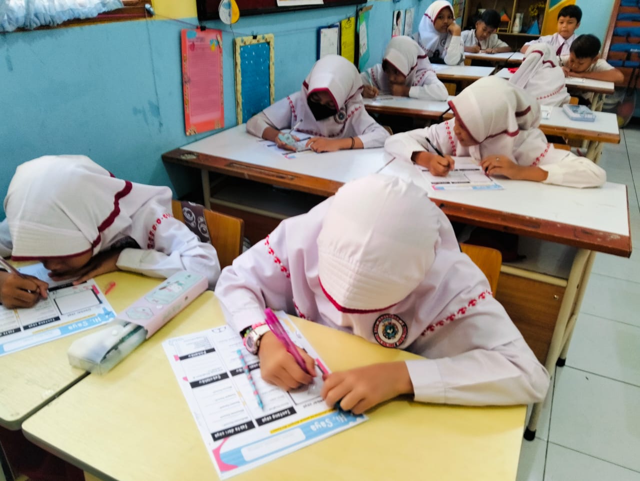 PERCAYA DIRI : Salah satu materi MPLS SDN Madyopuro 2 adalah asesmen diagnostik dan kognitif.