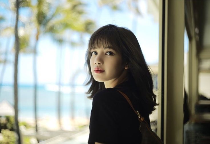 Foto Lisa Blackpink (pinterest/merwnzz)