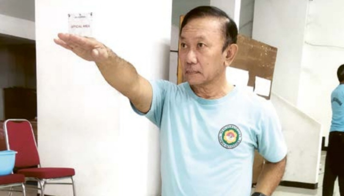 JAGA KEBUGARAN: Heru Winarto menampilkan jurus dalam ajang lomba seni pernafasan Forkot Kota Malang kemarin.