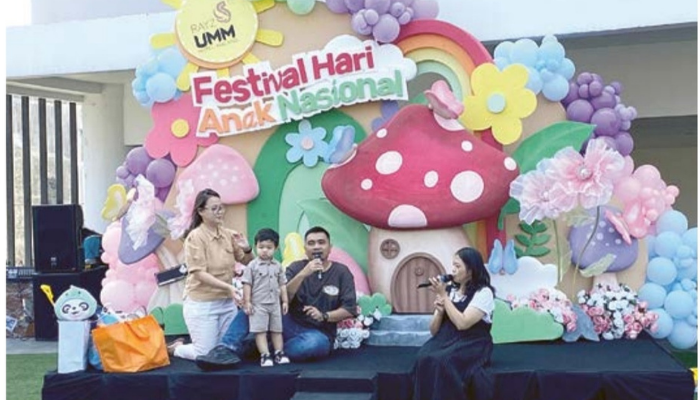 KONSEP BARU: Aksi Abe Cekut di Rayz UMM Hotel kemarin memberikan kesan menarik kepada tamu yang datang.