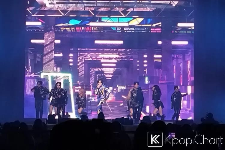 Konser solo perdana Key SHINee di Jakarta. (Kpop Chart for Radar Malang)
