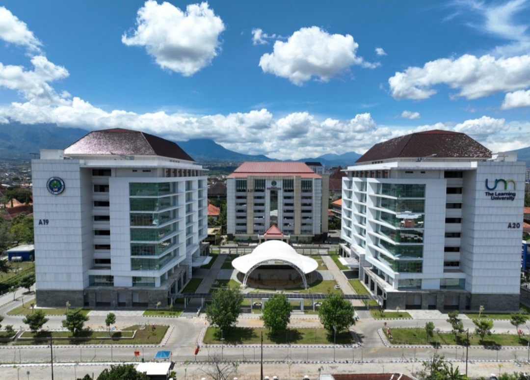 Program Magang dan Studi Independen Bersertifikat (MSIB) di Universitas Negeri Malang (UM) merupakan bagian dari Program Merdeka Belajar Kampus Merdeka (MBKM) yang dicanangkan oleh Kemendikbudristek.