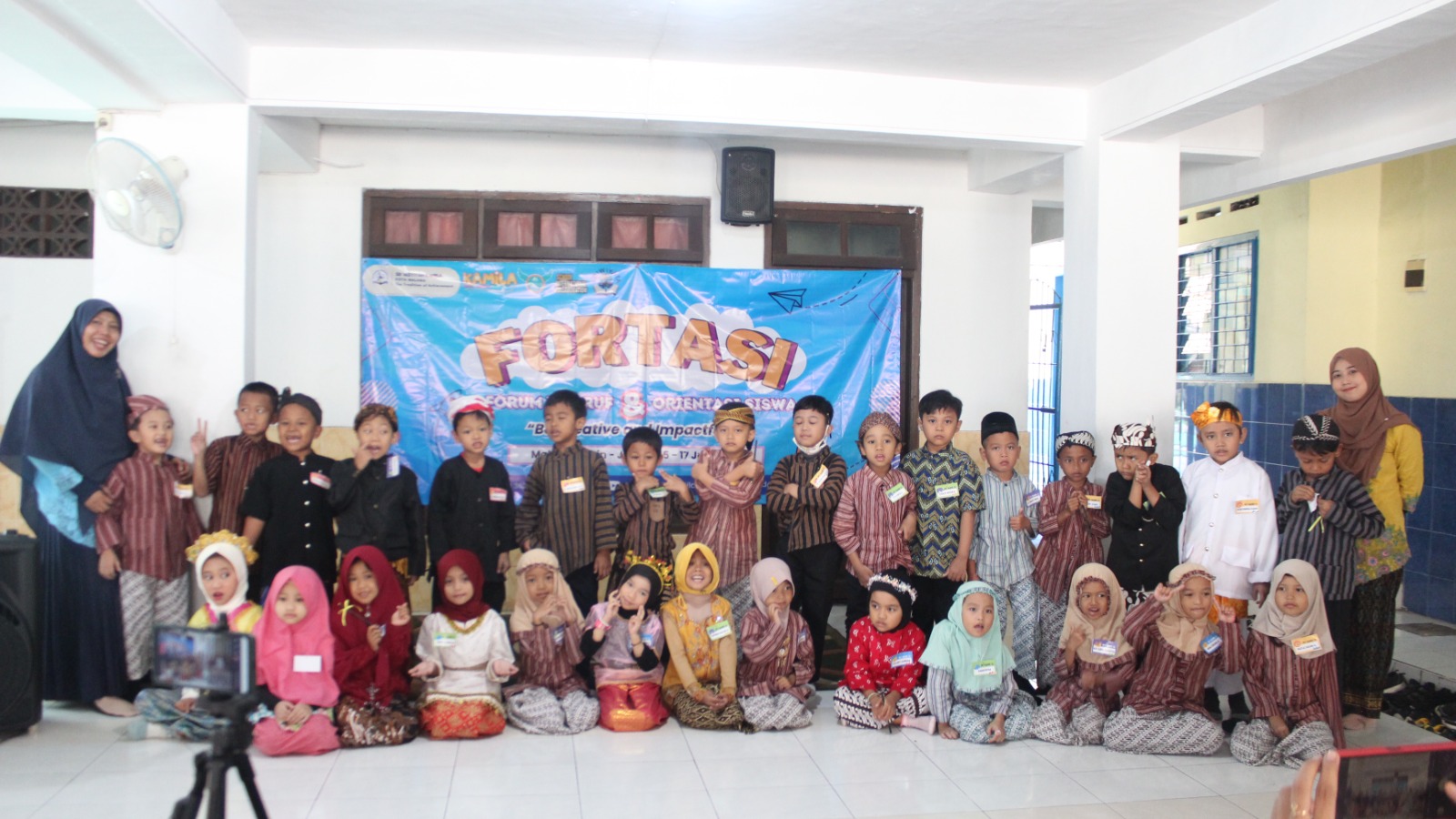 UNIK: Tradisi belajar ayat implementatif di SD Aisyiyah Kamila Kota Malang pada moment MPLS yang berbeda dengan sekolah lainnya.