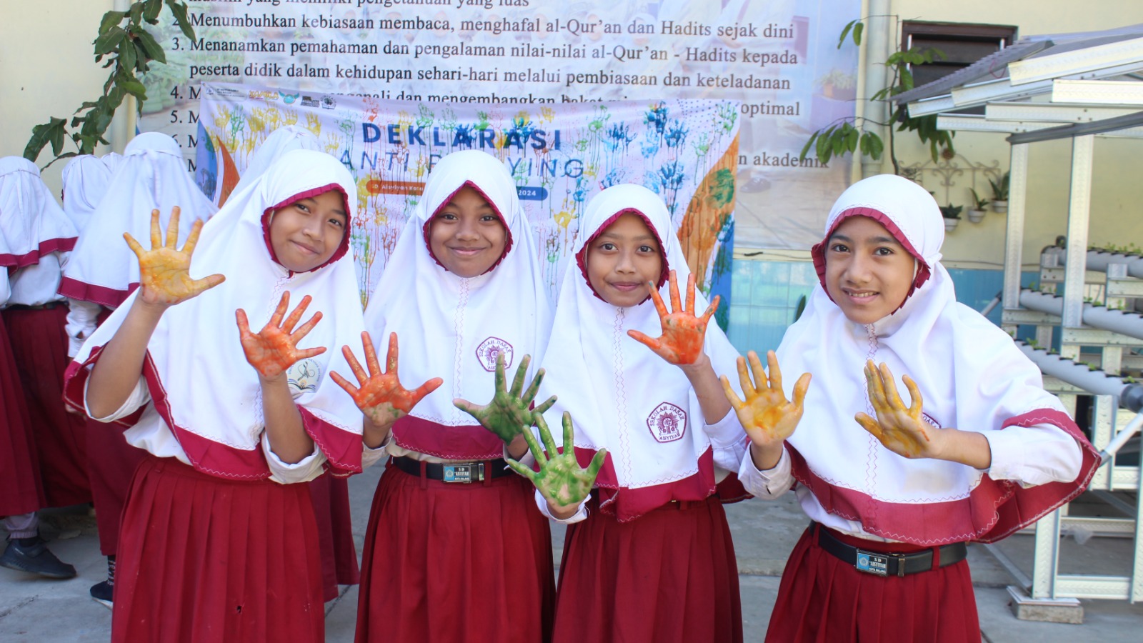 UNIK: Tradisi belajar ayat implementatif di SD Aisyiyah Kamila Kota Malang pada moment MPLS yang berbeda dengan sekolah lainnya.
