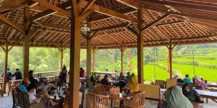 Kopi Serut, Singosari, Malang. (instagram @kopi.serut)
