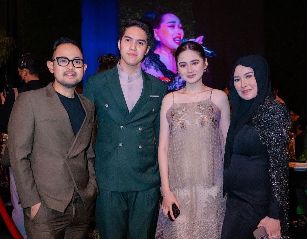 Momen El Rumi Bersama Syifa Hadju di Pernikahan Thariq dan Aaliyah Pada Postingan Shandy Purnamasari