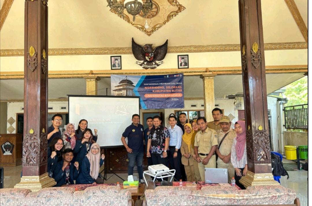 MENGABDI: Mahasiswa Membangun Desa (MMD) bersama dengan Program Pengabdian Masyarakat (Penmas) Strategis Universitas Brawijaya (UB) meluncurkan program kerja berupa Digitalisasi Pelayanan Administrasi