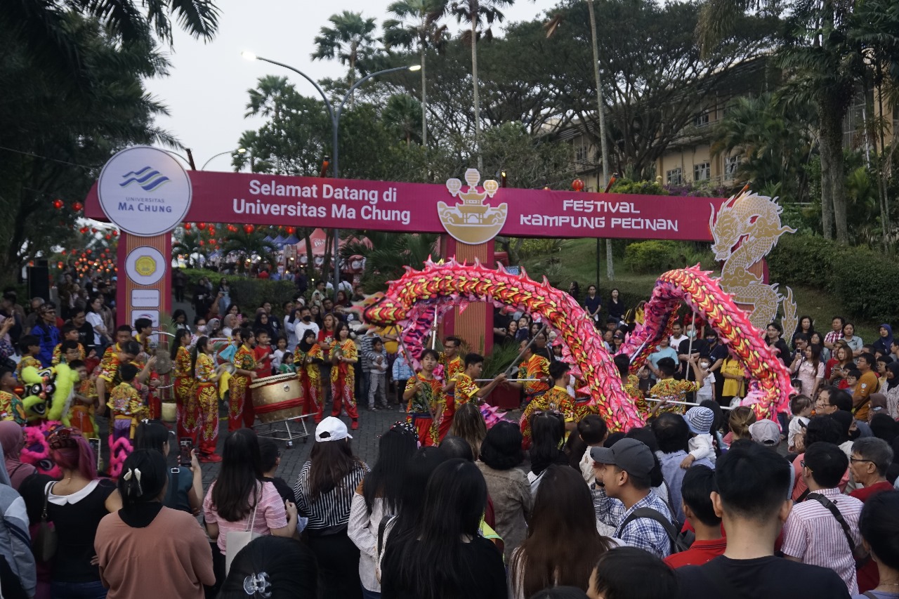 pesta rakyat Universitas Ma Chung