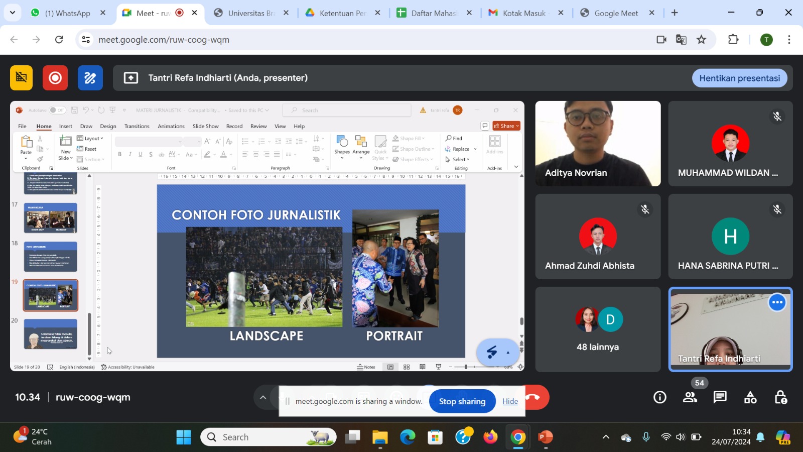 Mahasiswa Sastra Inggris FIB UB mendengarkan materi terkait framing berita dari Redaktur Jawa Pos Radar Malang Aditya Novrian via Zoom.