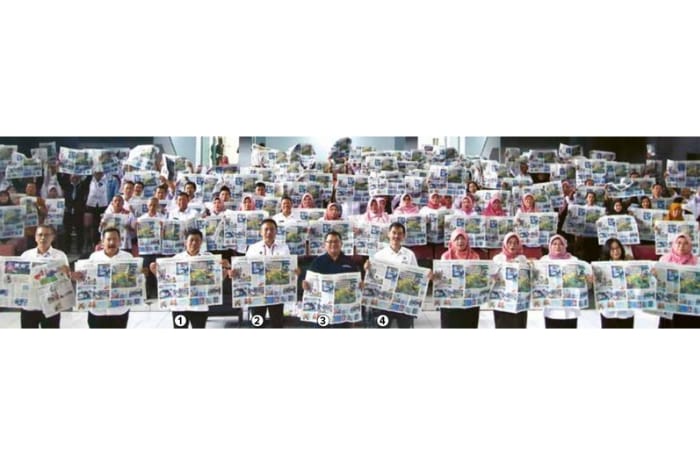 MELEK MEDIA: (1) Kepala Disdikbud Kota Malang, (2) Pj Wali Kota Malang, (3) Direktur Jawa Pos Radar Malang, dan (4) Kepala Dinas Kominfo Kota Malang berfoto bersama ratusan kepala sekolah di GKG.