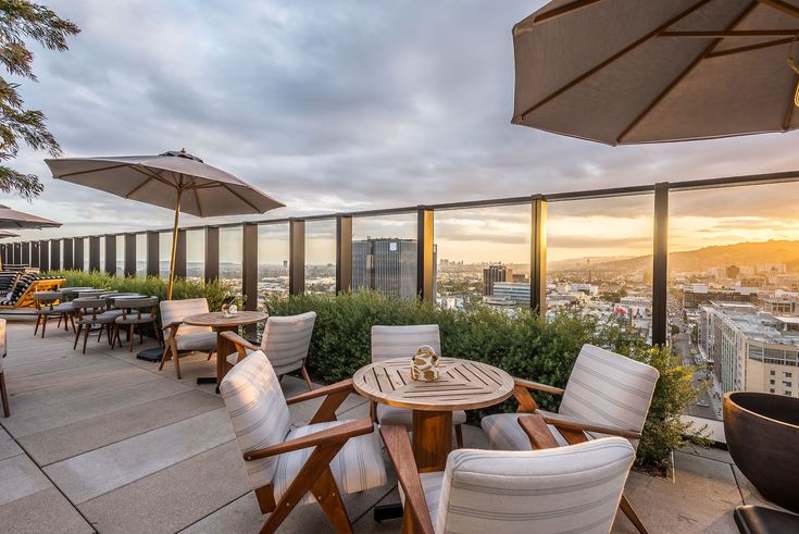 Ilustrasi Rooftop Cafe (pinterest/eaterdotcom)