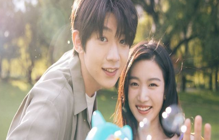 Dua Pemeran Utama di Drama China Time and Him Are Just Right.