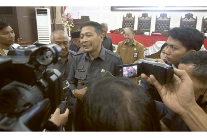 MASUK NOMINASI: Pj Wali Kota Malang Wahyu Hidayat menjawab beberapa pertanyaan yang diajukan awak media kemarin.