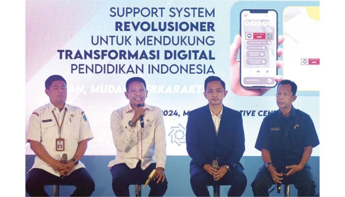 DIGITALISASI: Kepala Disdikbud Kota Malang Suwarjana, Pj Wali Kota Malang Wahyu H, CEO Jaxer Indonesia Ansari Kadir, dan Sekretaris Disdikbud Kota Malang Tri Oky R.P menghadiri peluncuran QRuPI di MCC