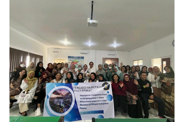 Kebidanan FK UB Beri Pelatihan Penggunaan T-Piece Resuscitator pada Nakes di Malang