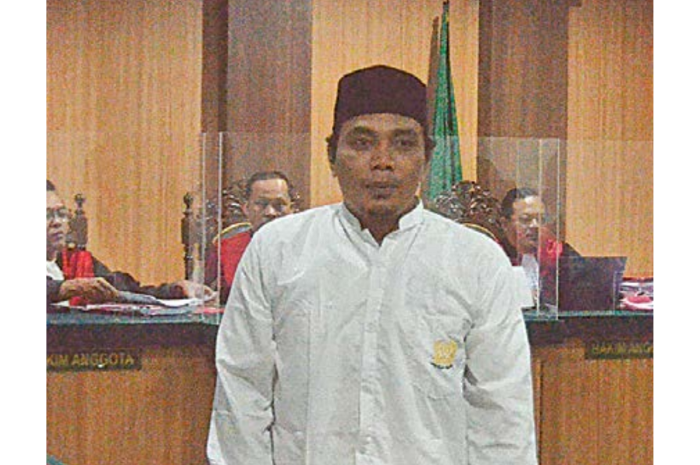 PENCUCIAN UANG: Taufik Kurniawan alias Aceh menjalani sidang di Pengadilan Negeri (PN) Kepanjen Rabu lalu (7/8).