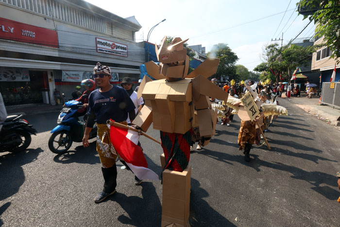 Karnaval di Jodipan Jalan Gatot Subroto Kota Malang
