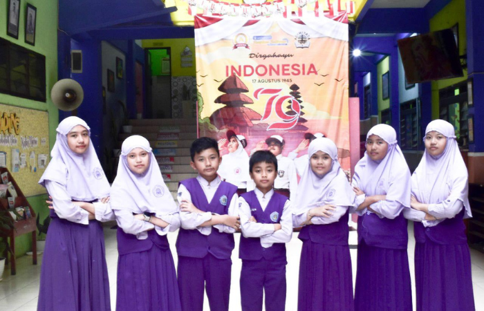 PENGALAMAN BARU: 7 murid SD Muhammadiyah yang akan diberangkatkan ke Singapura dan Malaysia