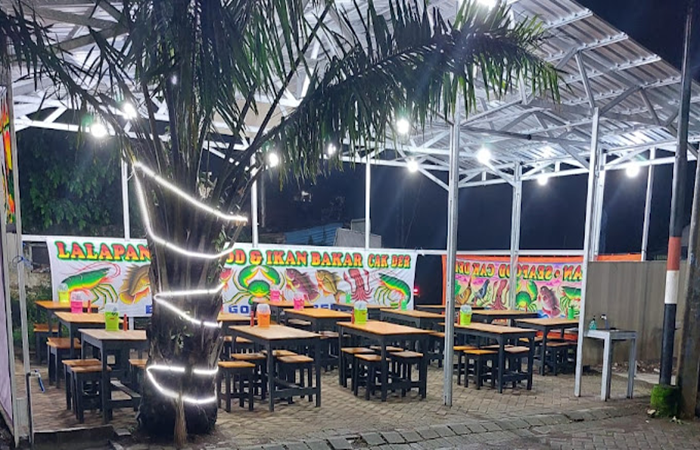 Lalapan dan Seafood Cak Der Malang.