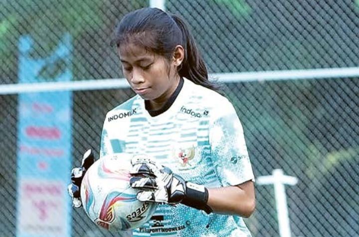 PANTANG MENYERAH: Laita Ro&rsquo;ati Masykuroh menjalani pemusatan latihan Timnas Putri di Jakarta bulan lalu.