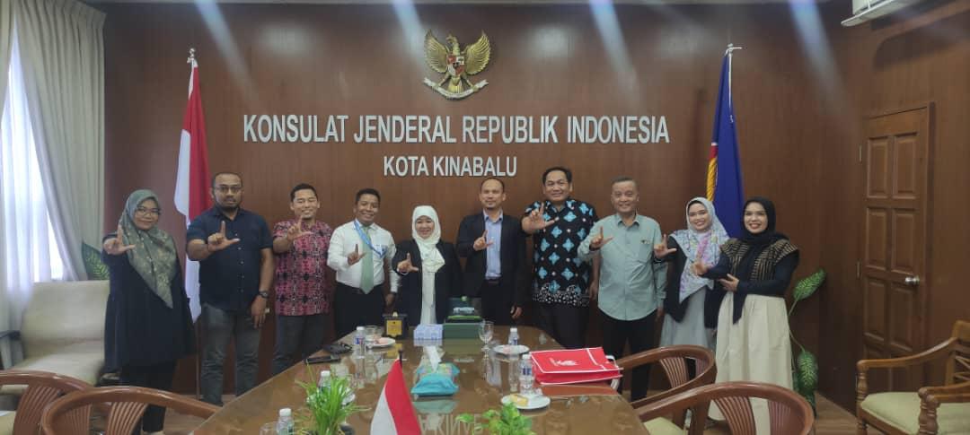 Wakil Unisma dan UB dalam pertemuan kerja sama dengan KJRI di Malaysia.