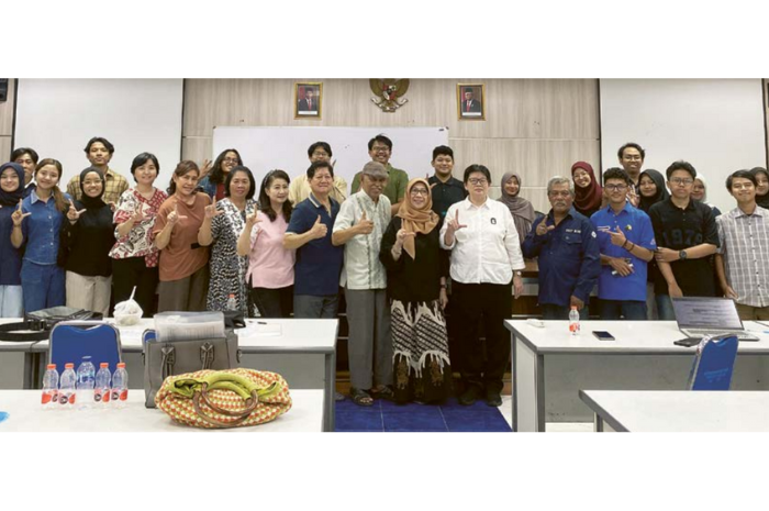 SINERGI JAGA LINGKUNGAN: Perwakilan Lions Club Malang Indah, Himpunan FTUB, FKWTMR dan Jawa Pos Radar Malang setelah menggelar rapat koordinasi di Ruang Satya Tirta Gedung B FT UB, kemarin (23/8).