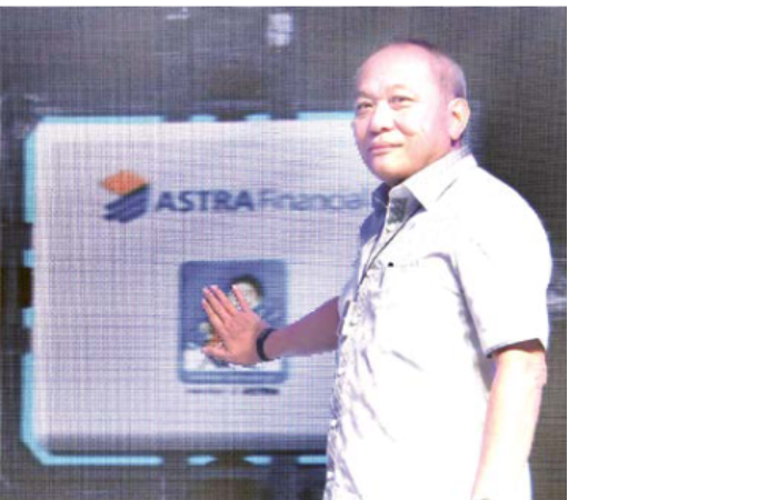 ONE-STOP- SOLUTION: Director in Charge Astra Financial Suparno Djasmin saat berada di ajang pameran otomotif Gaikindo Indonesia International Auto Show (GIIAS) Surabaya 2024 yang digelar di Grand City