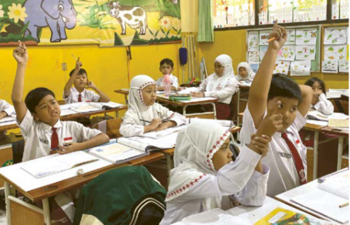 MALANG KOTA - Sekolah negeri dan swasta di Kota Malang bisa bernapas lega.  Dana Bantuan Operasional Sekolah Nasional (BOSNAS) sudah cair bulan ini.  Pencairan tahap itu disalurkan kepada seluruh SD