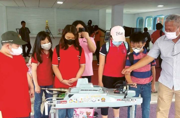 INOVASI TERBARU: Taman Rekreasi Sengkaling UMM menyuguhkan wahana edukasi terkait teknologi dan lingkungan.