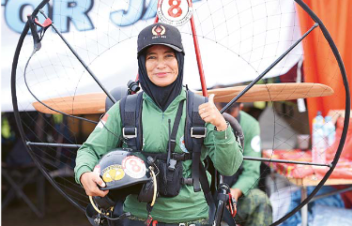 EMAS PERTAMA: Ifa Kurniawati turun di cabor paramotor nomor all over precision, 1 September lalu.